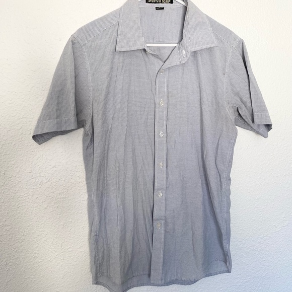 Men’s Button Up - Picture 1 of 3
